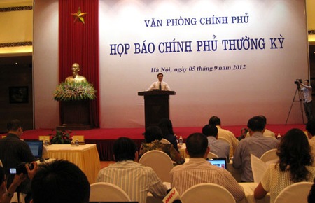 Chính phủ: Thuế, phí của Việt Nam đã “tham khảo kỹ”