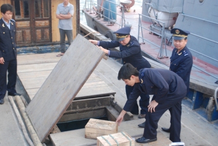  Thu giữ hàng lậu, trị giá 57,5 tỉ đồng