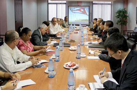 Bộ Tài chính Việt Nam và Cuba ký kết kế hoạch hợp tác năm 2013