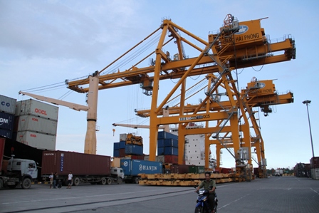 Thủ tục hải quan với hàng phi mậu dịch cung ứng cho tàu biển nước ngoài 