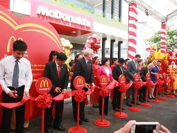 McDonald’s khánh thành nhà hàng đầu tiên tại Việt Nam
