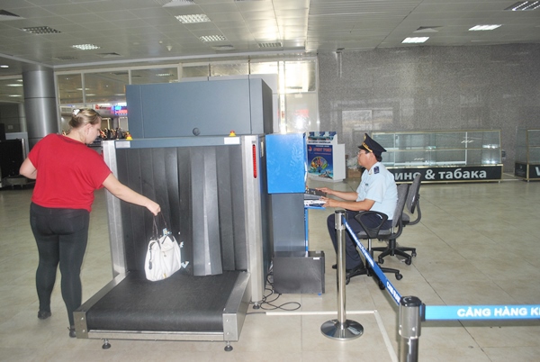 Hải quan sân bay quốc tế Cam Ranh nỗ lực hoàn thành nhiệm vụ