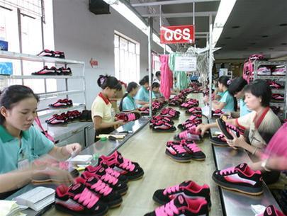 Xuất khẩu giày dép hướng mốc 8 tỷ USD