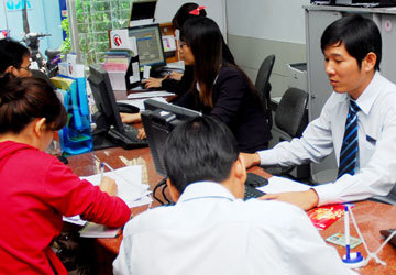 Cứu doanh nghiệp có nợ xấu: Cần làm thận trọng