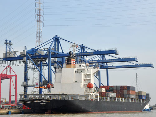 Năn 2013: Xuất khẩu gia tăng, hàng tồn kho giảm