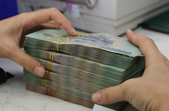 “Nhiều ngân hàng cho vay lãi suất thấp hơn huy động”