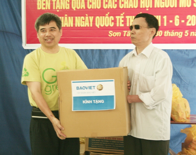 Tập đoàn Bảo Việt  tiếp tục chuỗi "Kết nối yêu thương" dành cho trẻ em có hoàn cảnh khó khăn