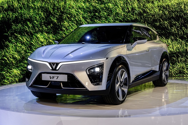 Xe điện VF 7 phân khúc C gây ấn tượng với khách hàng tại triễn lãm CES 2022. Ảnh: Vinfast.