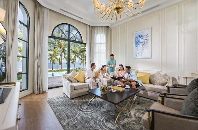 Voucher nghỉ dưỡng Vinpearl được nhiều gia đình và công ty du lịch săn đón. Ảnh Vinfast