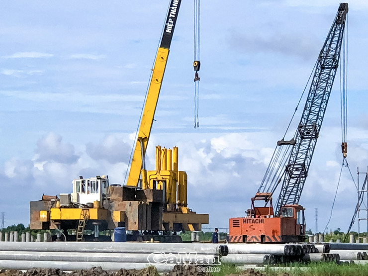 Nhiều dự án đầu tư quan trọng đã và đang tiếp tục được triển khai trong Cụm công nghiệp Khánh An. Ảnh: NP