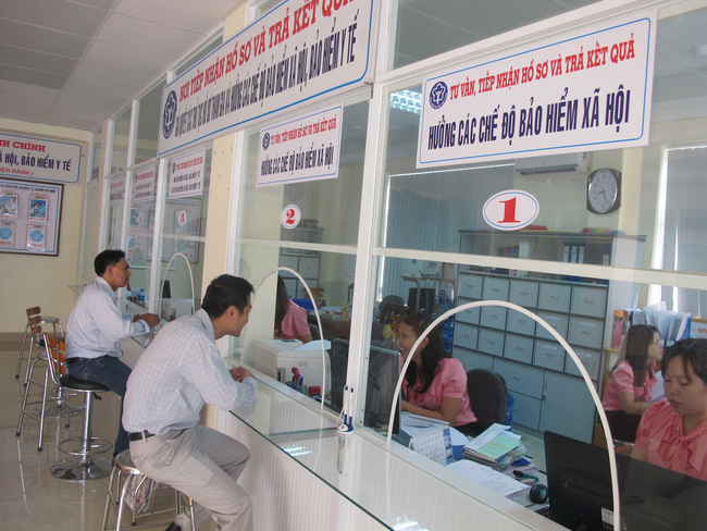 Để đảm bảo quyền lợi hưởng BHXH lâu dài cho người lao động, chưa giải quyết hưởng BHXH một lần đối với trường hợp có thời gian tham gia BHXH nếu tính cả thời gian còn nợ tiền đóng BHXH mà đủ 20 năm trở lên...