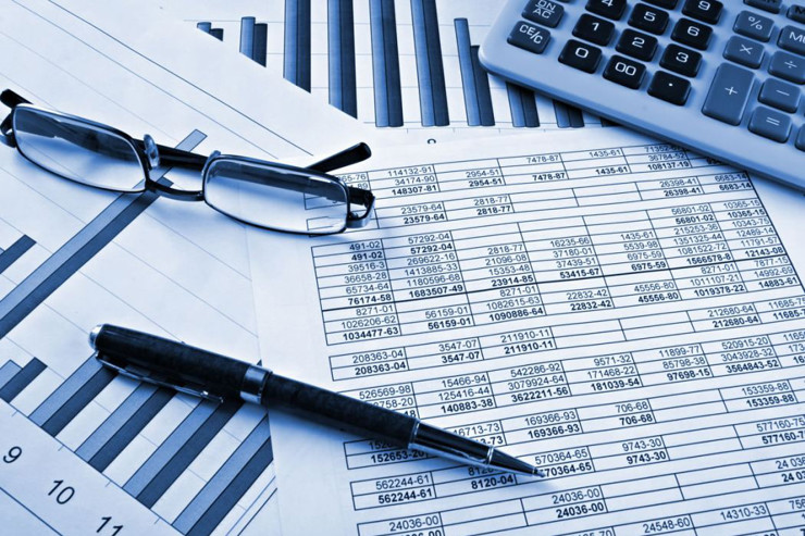 Việc áp dụng chuẩn mực BCTC quốc tế đối với Việt Nam gặp phải nhiều trở ngại về mặt ngôn ngữ, công nghệ và trình độ nhân lực.