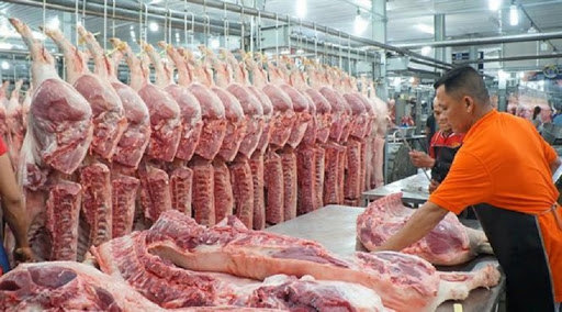 Các doanh nghiệp chăn nuôi lớn đã giảm giá thịt lợn hơi xuống còn 70.000 đồng/kg.