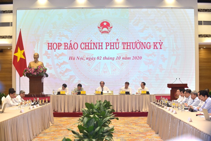 Bộ trưởng, Chủ nhiệm VPCP Mai Tiến Dũng, Người phát ngôn của Chính phủ, chủ trì buổi họp báo.