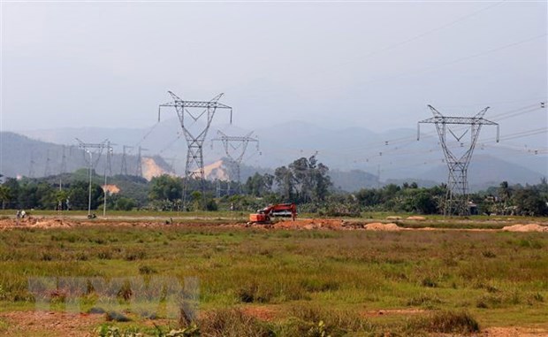 Hơn 870 tỷ đồng xây dựng hệ thống truyền tải điện ở Quảng Trị.