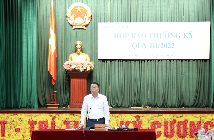 Thứ trưởng Bộ Tài chính Nguyễn Đức Chi chủ trì cuộc họp. Ảnh: Gia Hân