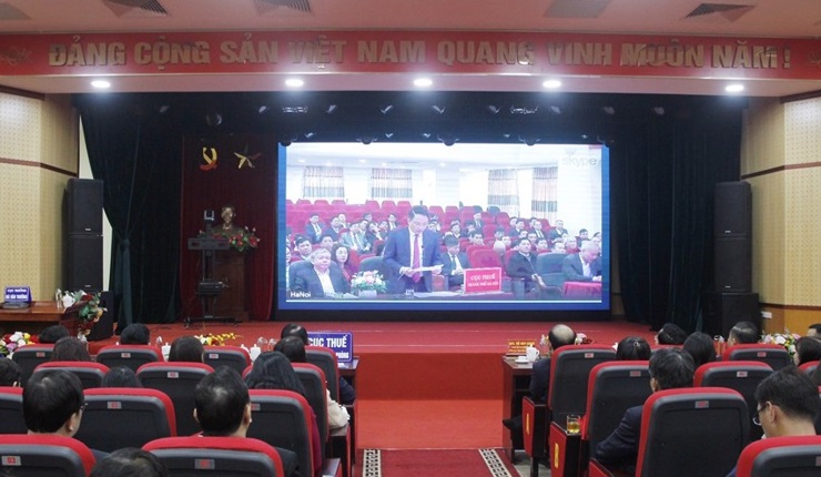 Ông Mai Sơn, Cục trưởng Cục Thuế Hà Nội báo cáo tại Hội nghị trực tuyến tổng kết công tác thuế năm 2020 và triển khai các giải pháp thực hiện nhiệm vụ công tác thuế năm 2021