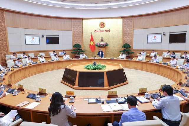 Cách thức giải quyết công việc của Chính phủ là thảo luận và quyết nghị tại phiên họp Chính phủ.