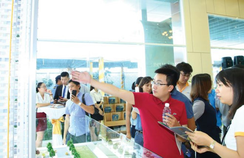 Căn hộ ế ẩm, giao dịch nhỏ giọt còn đất nền vẫn có sự nhộn nhịp nhất định trong tháng Ngâu. Nguồn: Internet
