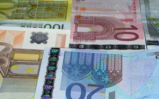 Đồng USD có thể sắp ngang giá với Euro. Ảnh minh họa. Nguồn: Internet