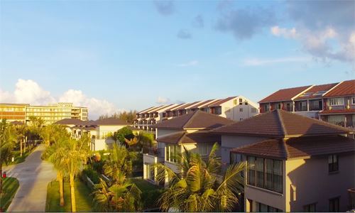 Tại Phú Quốc, hầu hết các khu nghỉ dưỡng lớn thuộc các doanh nghiệp Việt như Vingroup, Tập đoàn CEO, Sun Group...Nguồn: Internet
