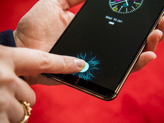 Cảm biến vân tay đặt trên màn hình giống như của Vivo X21 sẽ xuất hiện trên Galaxy S10. Nguồn: dantri.com.vn