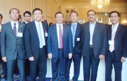  Bộ trưởng Bộ Tài chính Đinh Tiến Dũng cùng các lãnh đạo 
trong ngành trong chuyến xúc tiến đầu tư tại Nhật Bản. Nguồn: tinnhanhchungkhoan.vn