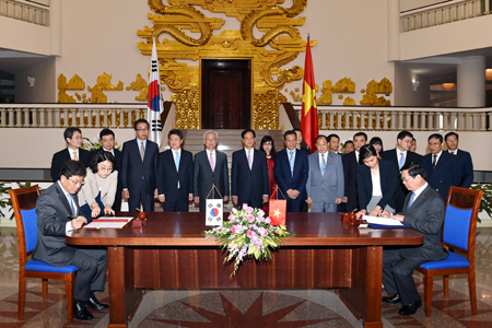 Hiệp định Thương mại tự do Việt Nam - Hàn Quốc (VKFTA) chính thức được ký kết. Nguồn: internet