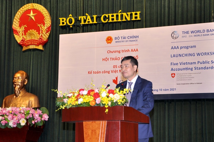 Thứ trưởng Bộ Tài chính Tạ Anh Tuấn phát biểu tại Hội thảo trực tuyến công bố 05 chuẩn mực kế toán công Việt Nam đợt 1.