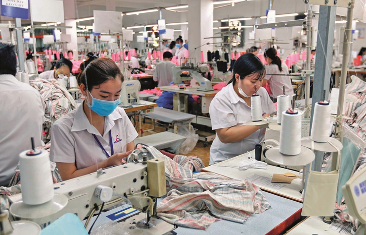 Cần phải đẩy nhanh các giải pháp tái cơ cấu nền kinh tế cả trước mắt và lâu dài