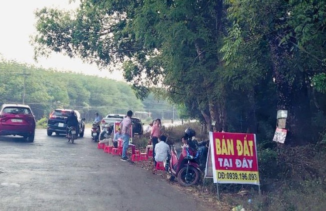 Sau khi có thông tin quy hoạch sân bay Técníc tại huyện Hớn Quản ngay lập tức giá đất tăng lên chóng mặt. Ảnh: PLO
