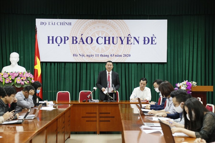 Ông Phạm Đình Thi - Vụ trưởng Vụ chính sách thuế (Bộ Tài chính) phát biểu tại buổi họp báo.
