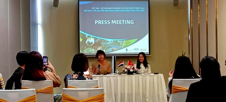 Đại sứ Hà Lan tại Việt Nam Elsbeth Akkerman, nhận định nông sản Việt Nam còn nhiều dư địa xuất khẩu sang Châu Âu. Ảnh An Hòa