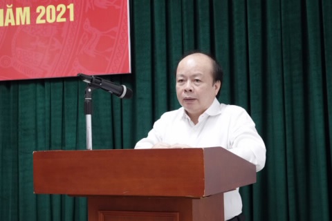 Thứ trưởng Huỳnh Quang Hải ph&aacute;t biểu chỉ đạo tại hội nghị.