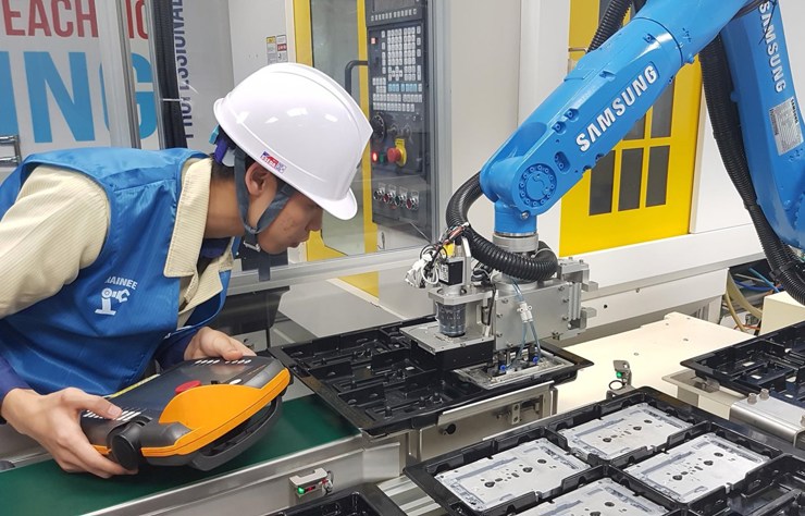 Các linh kiện trong nước được sử dụng sản xuất điện thoại của Samsung góp phần đưa sản phẩm “Made in Vietnam” ra thế giới