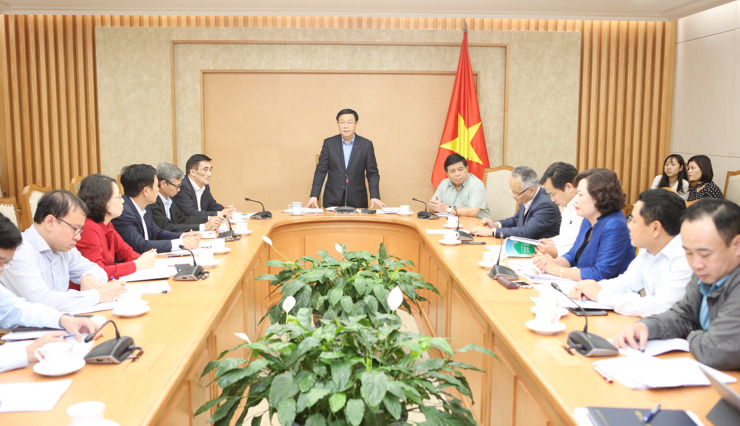 Phó Thủ tướng Chính phủ Vương Đình Huệ chủ trì cuộc họp của Tổ điều hành kinh tế vĩ mô chiều ngày 27/3. Nguồn: VGP