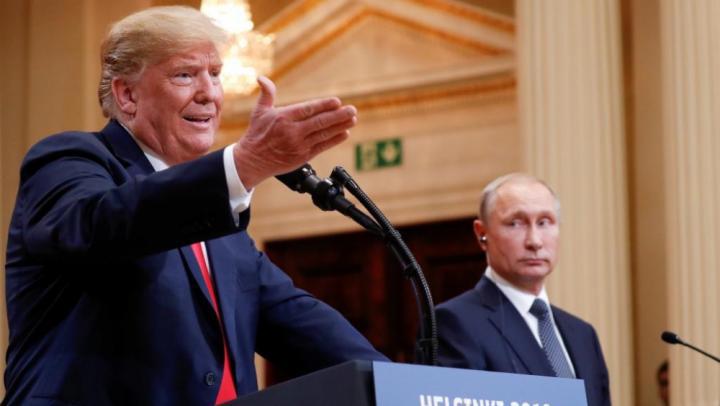  Tổng thống Trump, đứng bên cạnh Tổng thống Putin trong cuộc gặp thượng đỉnh đầu tiên giữa hai nguyên thủ tại thủ đô Helsinki của Phần Lan. Nguồn: internet