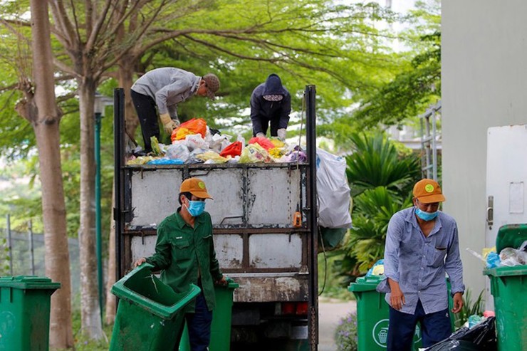 Quy định mới tại Luật Bảo vệ môi trường 2020 sẽ áp dụng cách tính thu phí rác thải dựa trên khối lượng thải ra. (Ảnh: Nguyệt Nhi)
