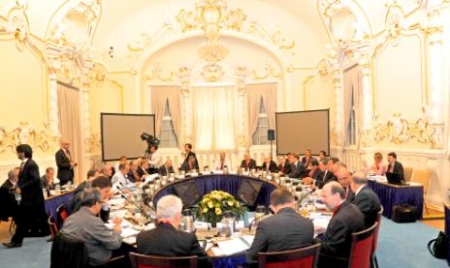 Hội đồng thống đốc ECB trong một cuộc họp tại Bratislava. Nguồn: internet