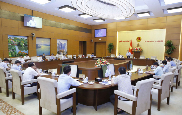 Toàn cảnh phiên họp của Ủy ban Thường vụ Quốc hội.