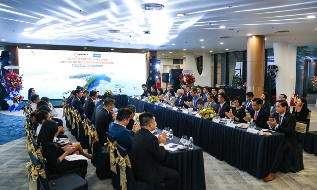 Phiên thảo luận đi vào trọng tâm và thực tiễn tại sự kiện nhằm mang lại hiệu quả tốt nhất cho hợp tác chiến lượcgiữa hai bên. Ảnh: HTN
