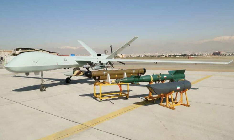 Tuy vậy chiếc UAV của Iran lại c&oacute; k&iacute;ch thước nhỏ hơn, tương đồng với d&ograve;ng MQ-1 Preadator từng được Washington sử dụng rộng r&atilde;i.