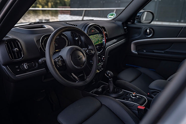MINI Countryman mới chính thức ra mắt tại Việt Nam với phiên bản ấn tượng - Ảnh 1