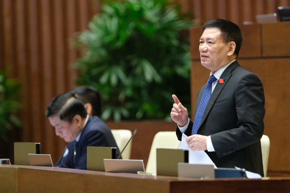 Bộ trưởng Hồ Đức Phớc cho biết, giá xăng dầu không chỉ phụ thuộc vào thuế mà còn phụ thuộc vào quan hệ cung cầu.