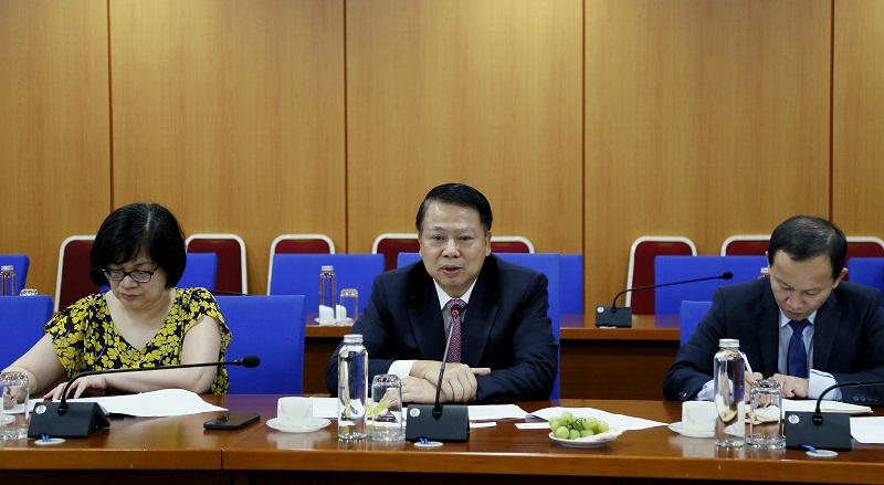 Thứ trưởng Bộ T&agrave;i ch&iacute;nh Nguyễn Đức Chi ph&aacute;t biểu tại buổi l&agrave;m việc.